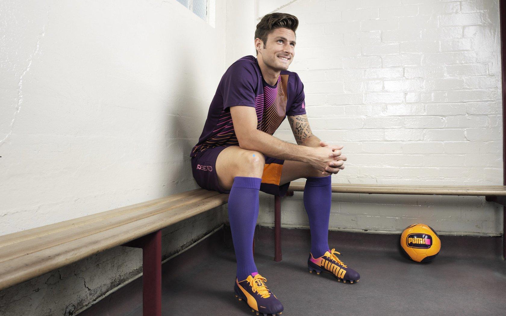 雄鹿绝地反击!字母哥滞空神技反手上篮引爆12-2高潮,分差迫近至8分