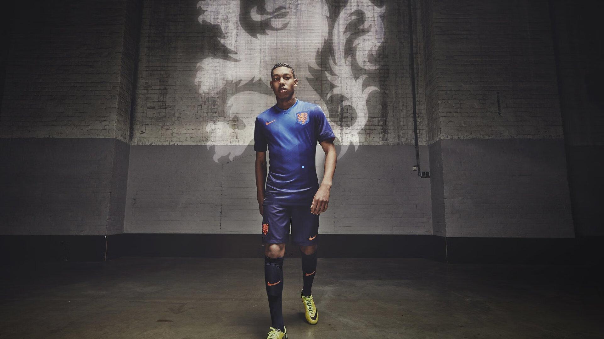 意甲赛场激战落幕，洛博特卡端射绝杀助那不勒斯一球险胜萨索洛