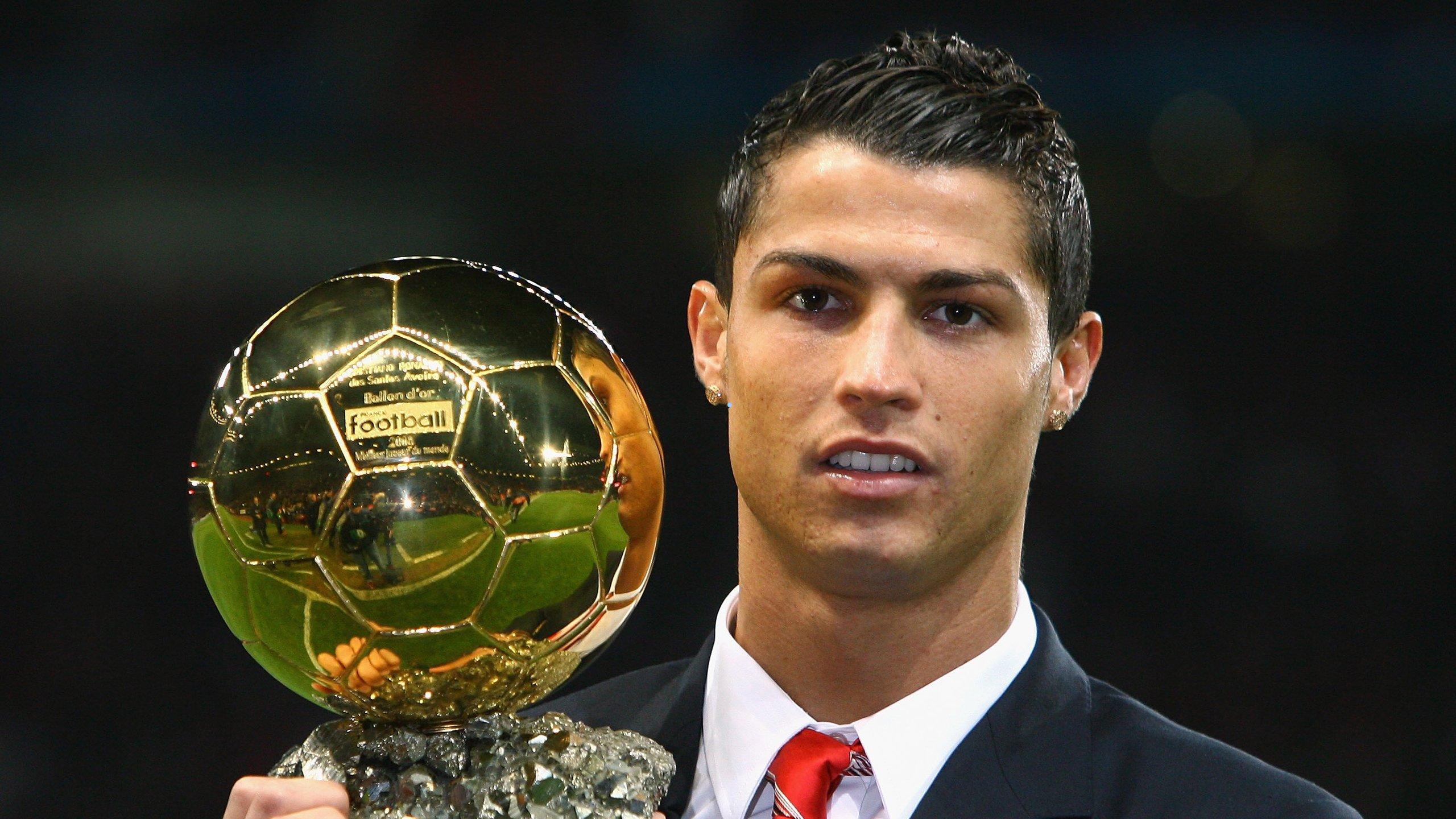 FIFA颁奖典礼荣耀时刻，登贝莱当选世界足球先生